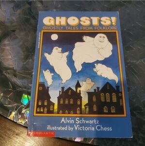 Ghosts!: Ghostly Tales from Folklore (An I Can Read Book, Level 2) Paperback